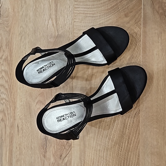 Kenneth Cole Reaction Know Way Satin T Strap Black Heels. SIZE 8 - Picture 6 of 6
